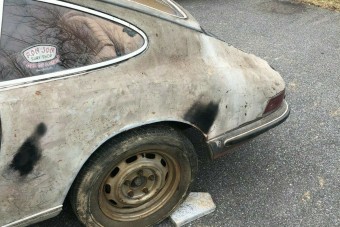 Megmentőért kiált ez a tákolt, öreg Porsche