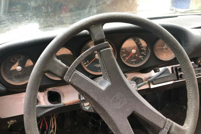 Megmentőért kiált ez a tákolt, öreg Porsche 6