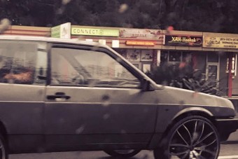 Lamborghiniket megszégyenítő Ladát építettek az oroszok - Ja, nem