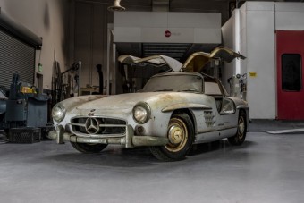Közel 50 évet állt ez a csodálatos Mercedes sportautó