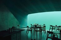 Lenyűgöző látványt nyújt Európa első víz alatti étterme 32