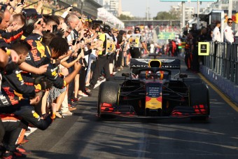 F1: A Red Bull a bajnoki címre hajt