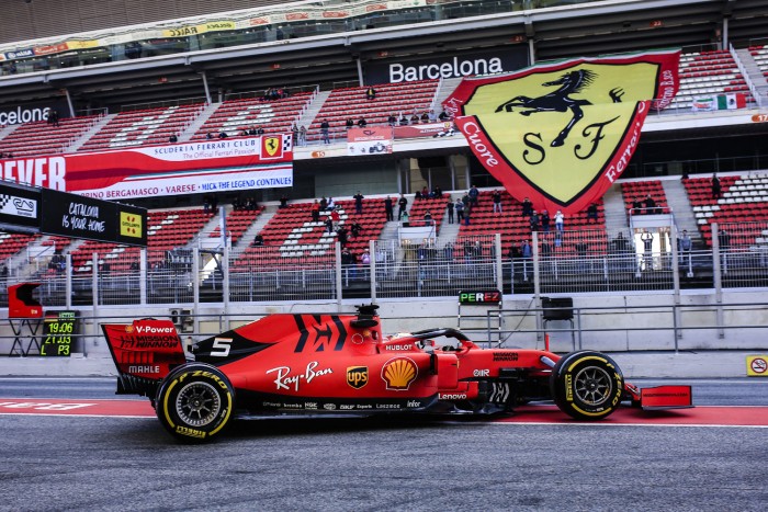 F1: A Ferrari uralja a tesztet, tempót villantott a Merci