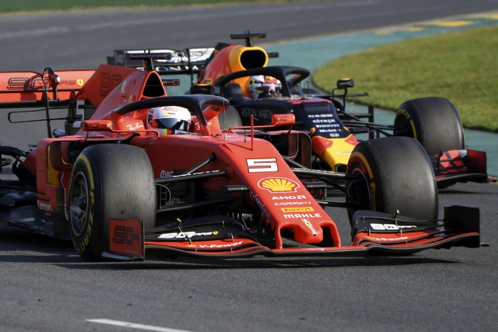 F1: Puff, nagy pofon a Ferrarinak! 2 | Vezess F1: Puff, nagy pofon a Ferrarinak! 2