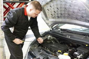 Egyre több magyar szereli otthon az autóját