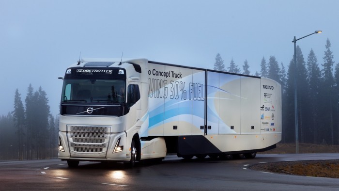 Lencsevégre kapták az új Volvo teherautókat 2 Lencsevégre kapták az új Volvo teherautókat 2
