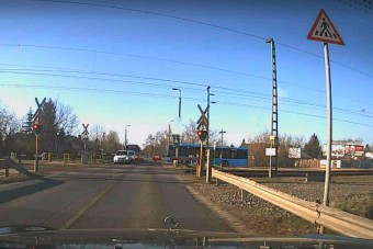 Soha ne legyél olyan tuskó, mint ez a pesti autós