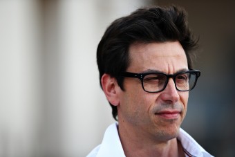 F1: Megvan, miért lassú a Mercedes