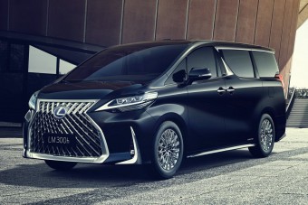 Közúti Jumbo Jet a Lexus új luxusautója