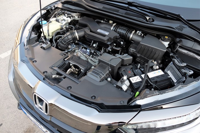 Turbós motor családi mindenesbe: Honda HR-V Sport teszt 11
