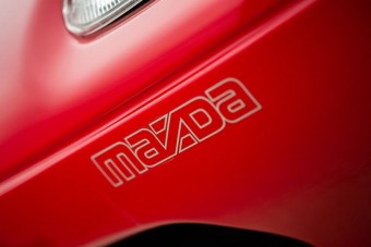 Közel harminc évig tartották frissen ezt a Mazda MX-5-öst