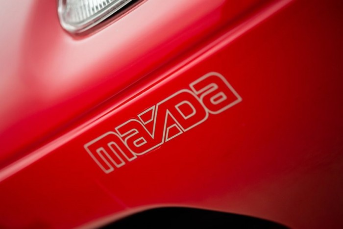 Közel harminc évig tartották frissen ezt a Mazda MX-5-öst