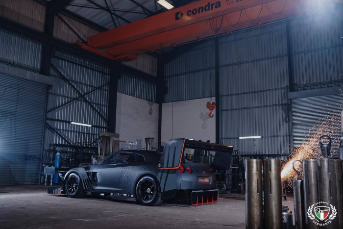 Ennek a Nissan GT-R-nek több szárnya van, mint a KFC-nek 1