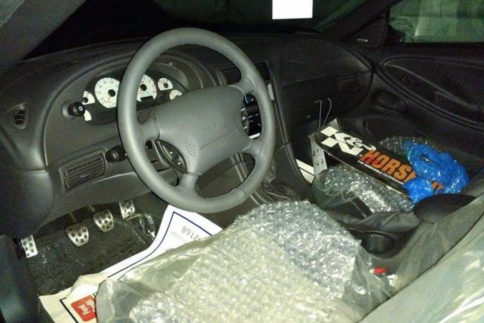 Jobb ötletnek tűnt elrakni ezt a Mustangot, mint vezetni 6