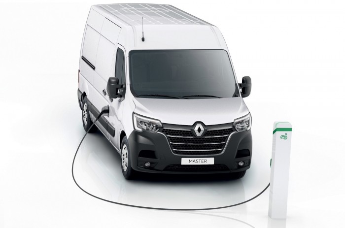 Uzsitálcával érkezik az új Renault Master 5 Uzsitálcával érkezik az új Renault Master 5