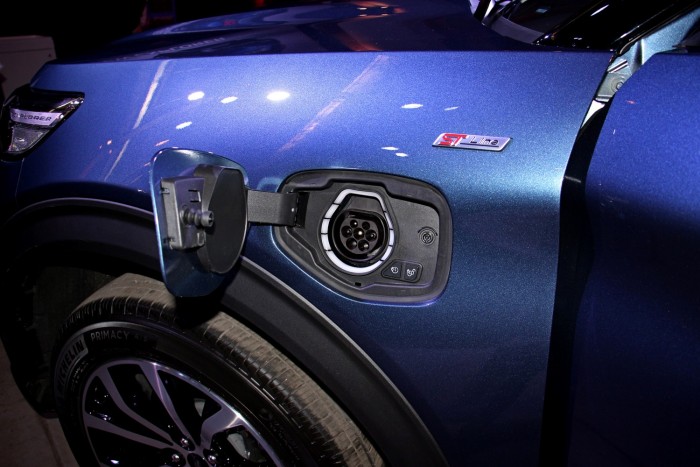 Néhány kilométerrel arrébb hárommilliót ad az állam új villanyautóra