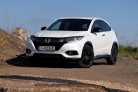 Turbós motor családi mindenesbe: Honda HR-V Sport teszt 57