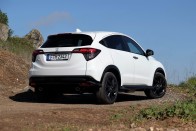 Turbós motor családi mindenesbe: Honda HR-V Sport teszt 60