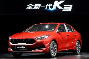 Kia K3: hatalmas szájú hibrid