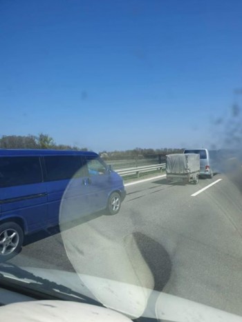 Merész mutatvány egy román autóstól az M5-ösön 1 Merész mutatvány egy román autóstól az M5-ösön 1