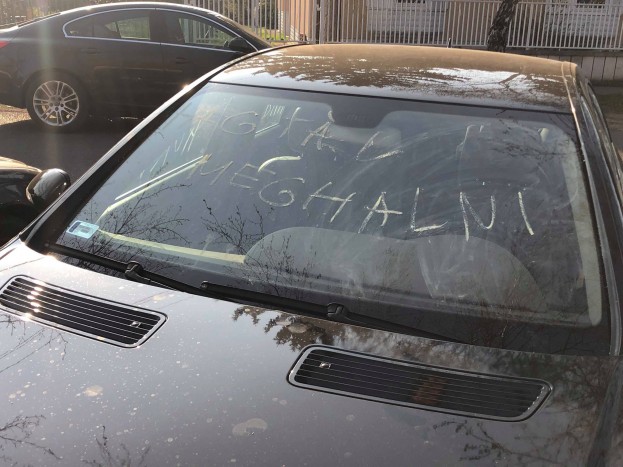 “Áruló szajha” – és ez csak a leggyengébb jelző, amit felírtak erre az autóra 4