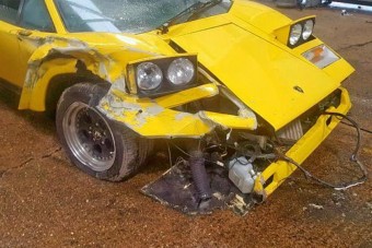 Megszakad a szíved, ha meglátod ezt a törött Countach-t