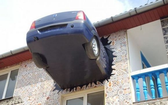 Az ember, akinek egy Dacia áll ki a házából 2 Az ember, akinek egy Dacia áll ki a házából 2