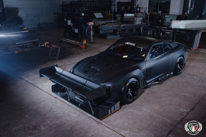 Ennek a Nissan GT-R-nek több szárnya van, mint a KFC-nek 2