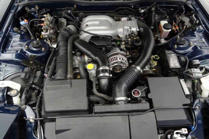 25 éves, mégis újnak tűnik ez a Wankel-motoros RX-7 8 | Vezess 25 éves, mégis újnak tűnik ez a Wankel-motoros RX-7 8