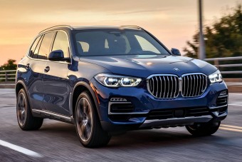 Sorban állunk a BMW-kért, Lexusokért