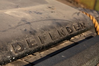 James Bond sem tudta elpusztítani ezt a Defendert