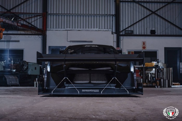 Ennek a Nissan GT-R-nek több szárnya van, mint a KFC-nek 4