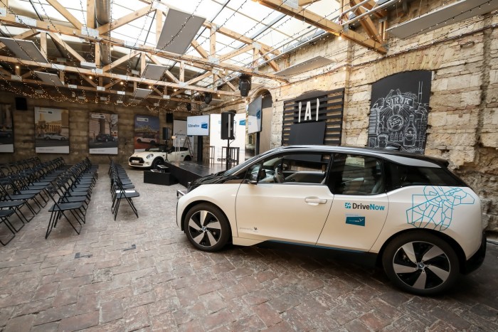 Bárki autózhat prémium BMW-kkel Budapesten