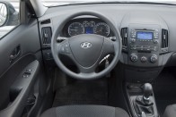 Rozsdás és törött volt a szépnek hirdetett Hyundai i30 32