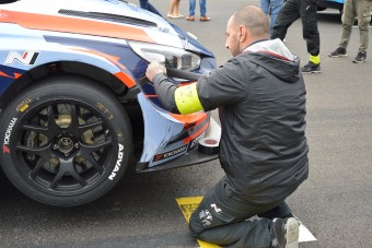 Megmutatjuk Michelisz csapatának meglepő titkait
