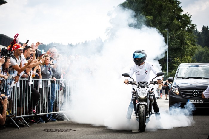 F1: Hamiltonból nem lesz Schumacher 1 | Vezess F1: Hamiltonból nem lesz Schumacher 1