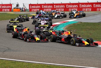 F1: Javuló pályán a Red Bull, de még mindig lassú 