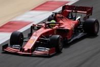 F1: Verstappen Schumacher előtt az esős sivatagi teszten 22