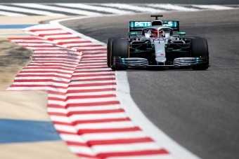 F1: A sereghajtó pilótája az élen a teszten