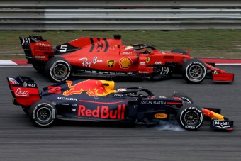F1: A Red Bull emberét akarta lenyúlni a Ferrari