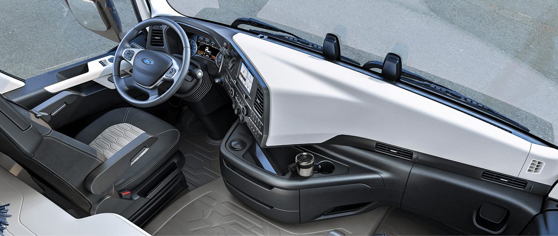 Beleszólhat a nagyok versenyébe a Ford nyerges vontatója