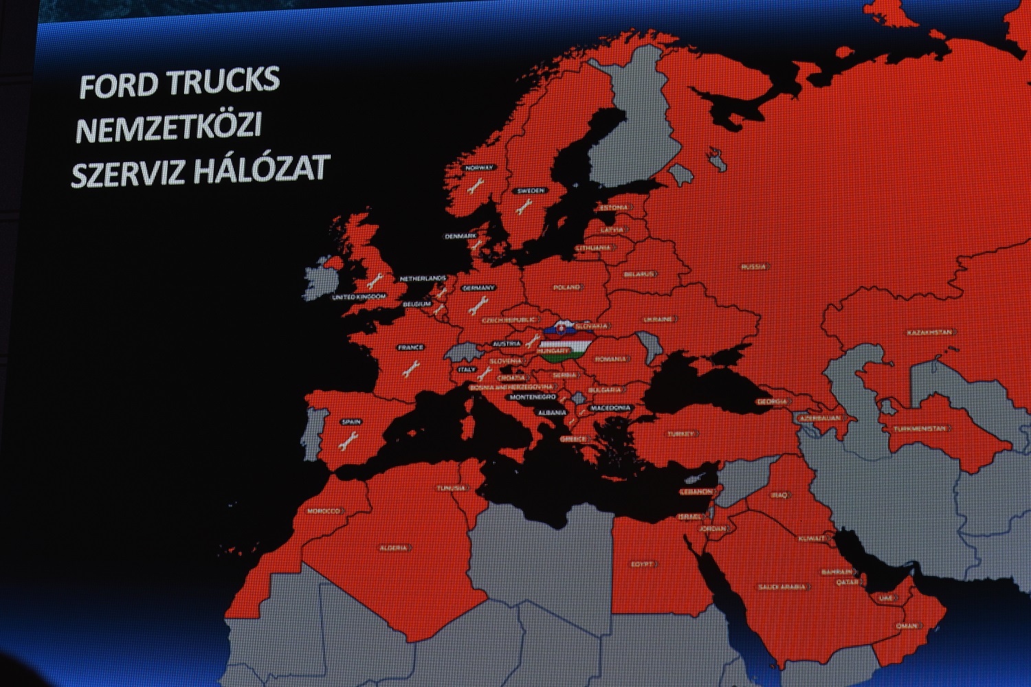 Beleszólhat a nagyok versenyébe a Ford nyerges vontatója 5