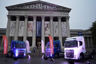 Beleszólhat a nagyok versenyébe a Ford nyerges vontatója