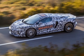 Szupersportkocsi helyett túraautót épít a McLaren