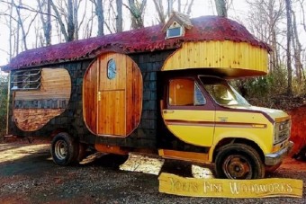 Rumcájsz-kunyhó négy keréken