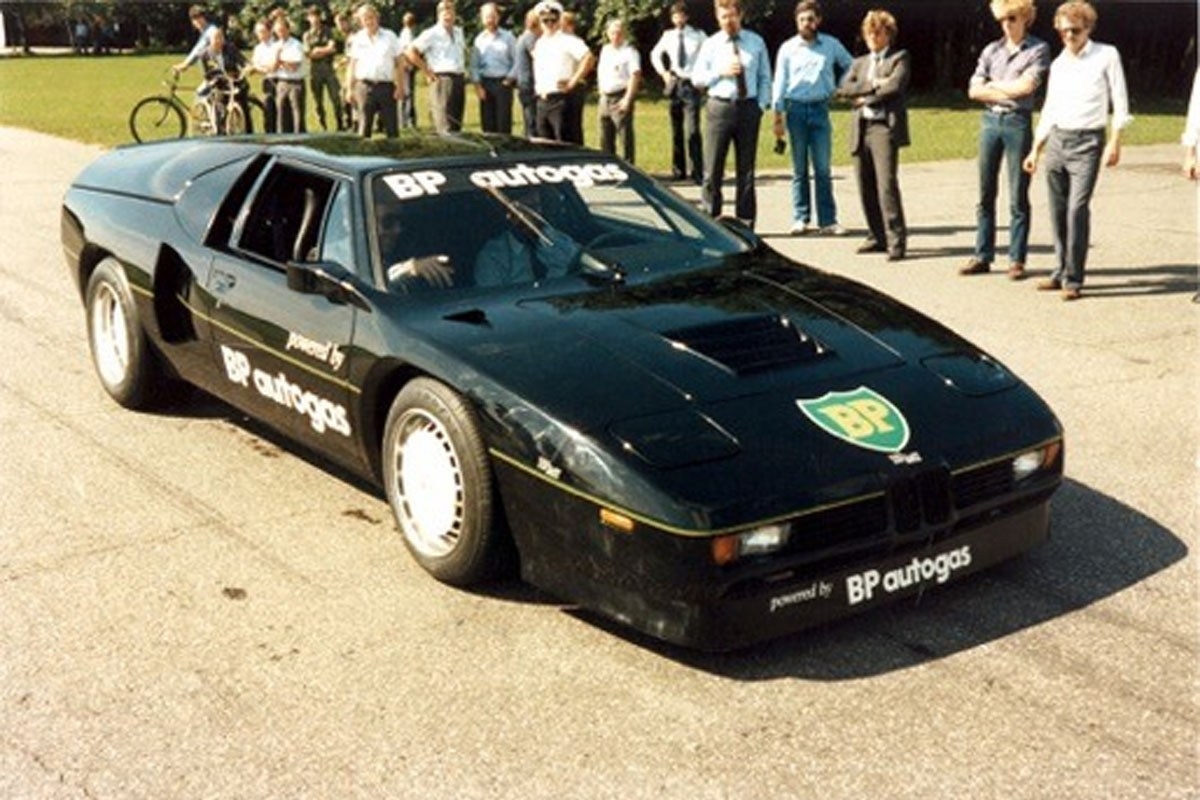 300 felett száguldott a turbós BMW M1-es 1