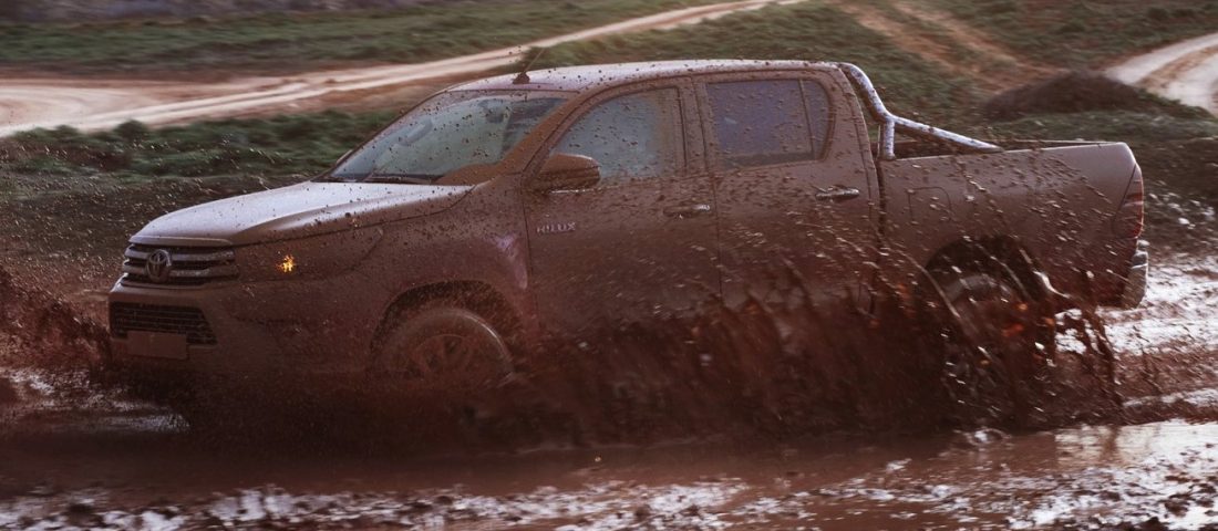 Hibrid kisteherautót épít a Toyota