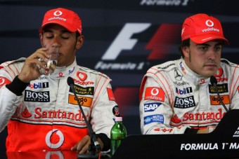 F1: A McLaren nem kér Alonsóból és Hamiltonból