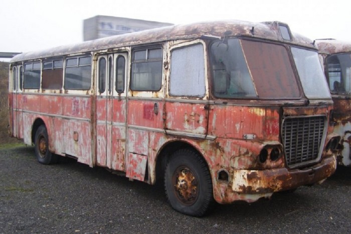 Rozsdával küzdő Ikarus vár új gazdára Csehországban