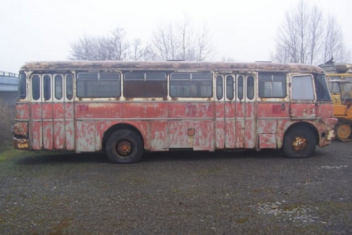 Rozsdával küzdő Ikarus vár új gazdára Csehországban 1